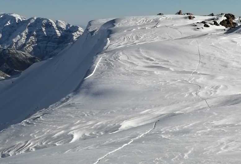 Snow Cracks in the Central Zone of Chile: "This is a situation that should not be overlooked". Photo: Avalancha Sport. 