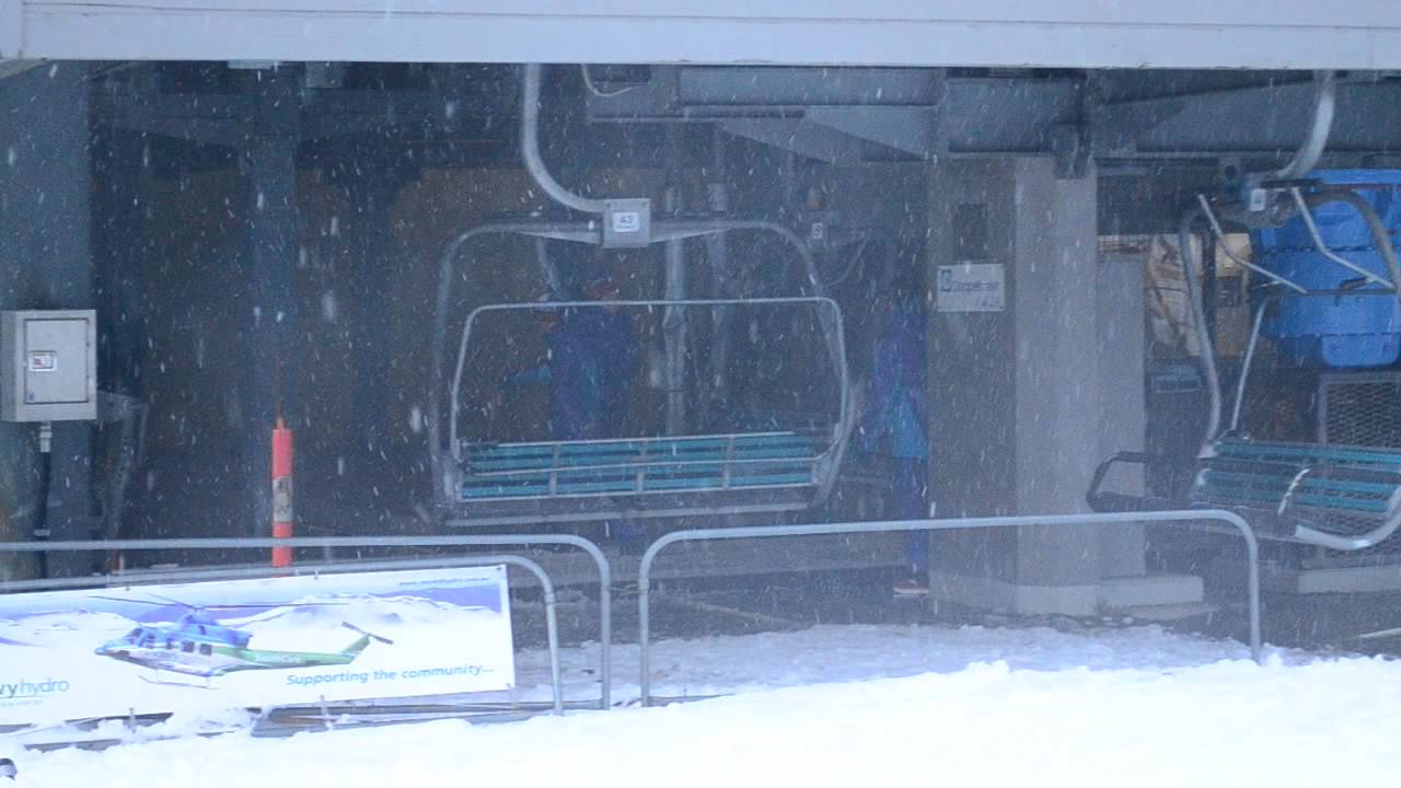 Threbdo gunbarrel express loading area. YouTube photo. Skier falls from chairlift in Threbdo after becoming dislodged due to strong winds. 