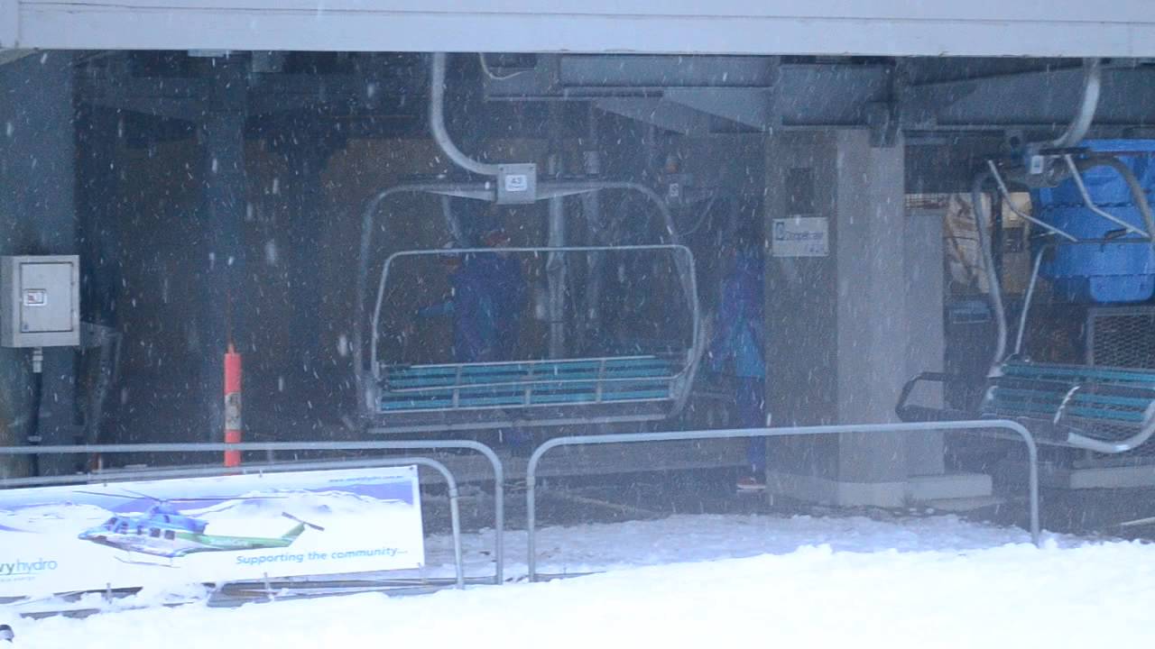 Threbdo gunbarrel express loading area. YouTube photo. Skier falls from chairlift in Threbdo after becoming dislodged due to strong winds.