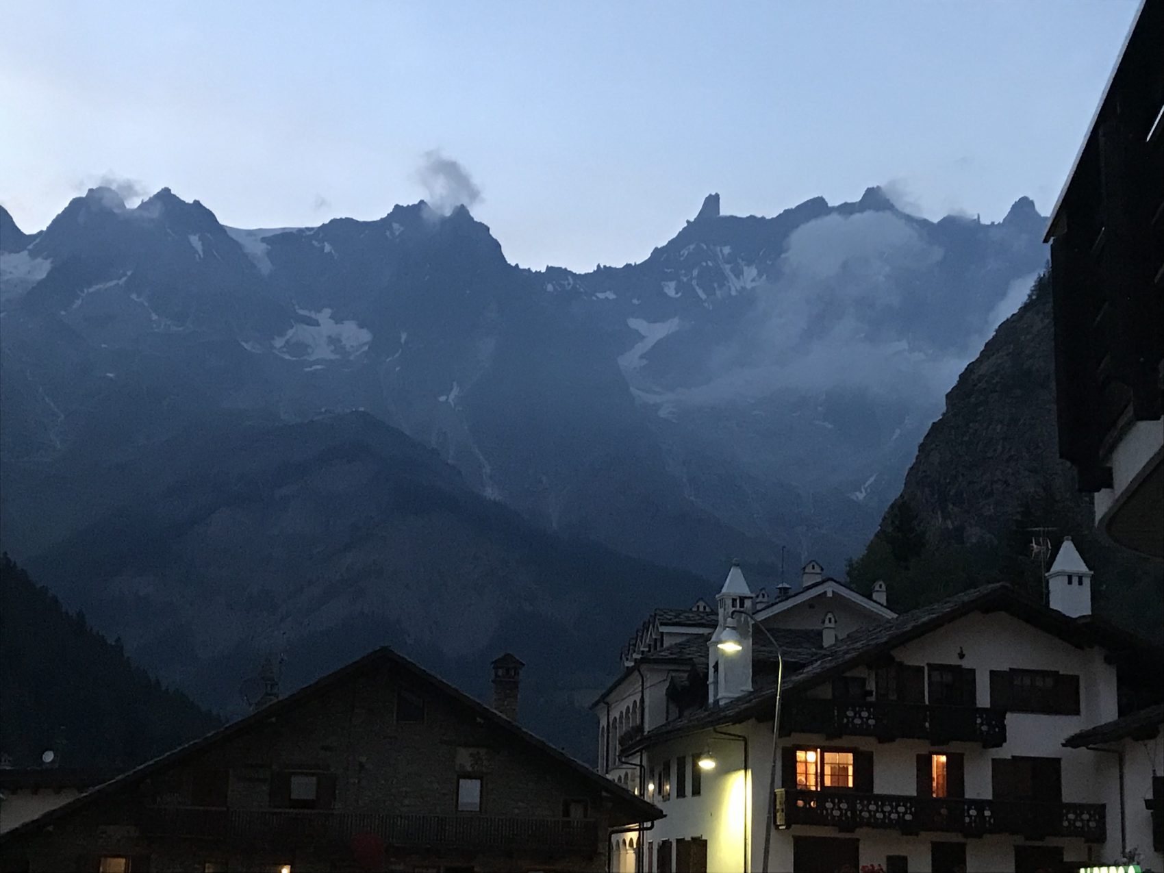 Nightime coming to Courmayeur- Photo: The-Ski-Guru. Our summer in the mountains – one week in Courmayeur.