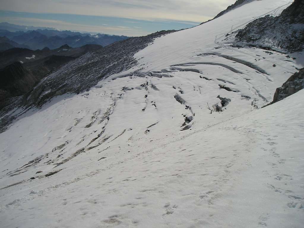 Snow Cracks in the Central Zone of Chile: "This is a situation that should not be overlooked". Photo: Avalancha Sport. 