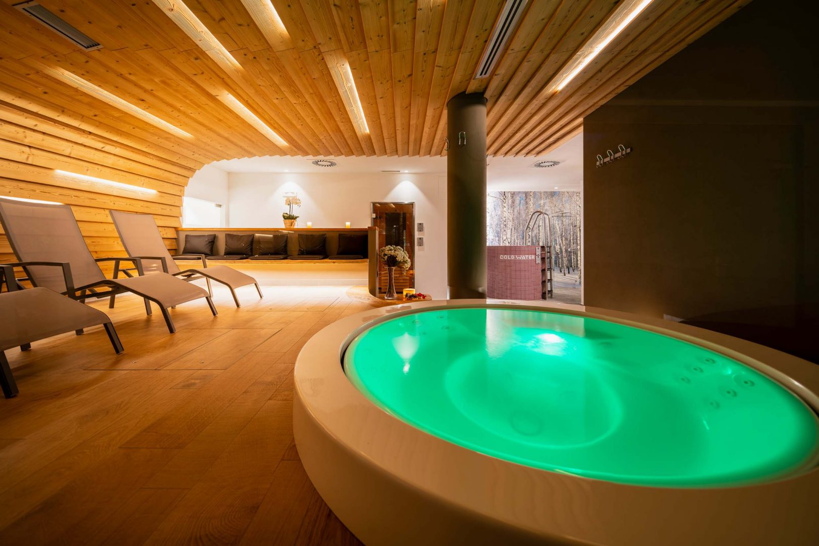 Hotel Columbia in Cortina added a new spa area. What’s new in Cortina for the 2019-2020 Winter Season.