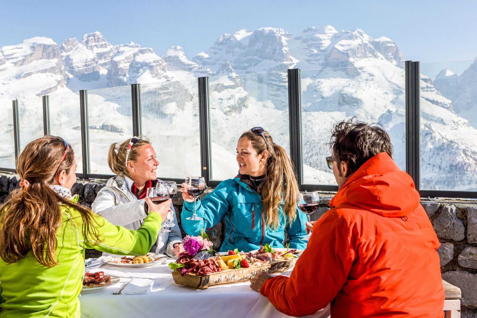 Piste 5 in Madonna di Campiglio, Ski to lunch. Photo: A. Trovati. Trentino Marketing. The Ski Area Campiglio Dolomiti di Brenta is opening its 2019/20 ski season. News of the resort.