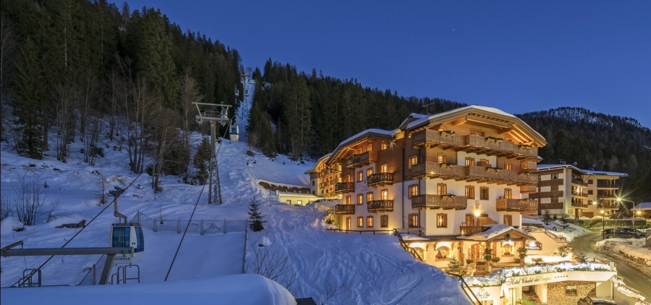 Hotel Chalet del Sogno, located just outside the Spinale lift and run. Deluxe boutique hotel. The Ski Area Campiglio Dolomiti di Brenta is opening its 2019/20 ski season. News of the resort. 