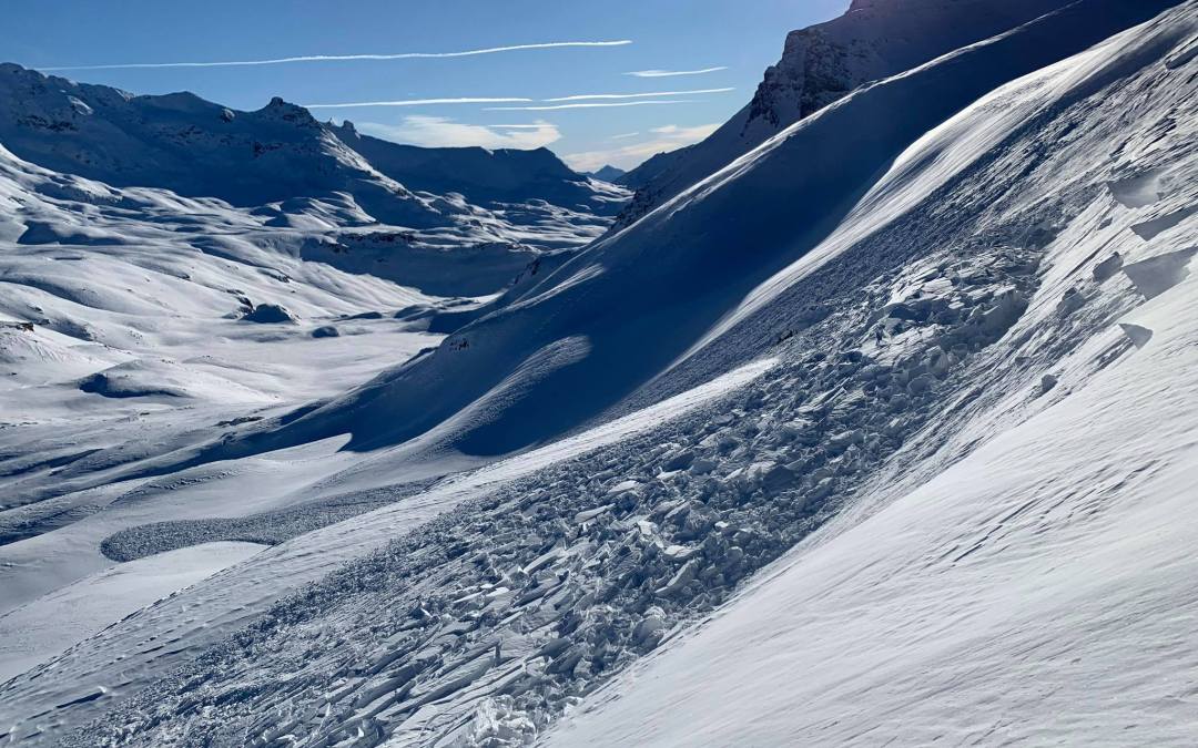 Avalanche on Slope. Photo courtesy: Henry's Avalaanche Talk. Off-Piste snow report for December 13, 2019 for the Northern French alps.