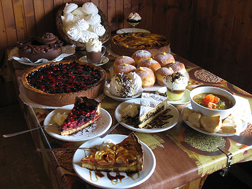 Tempting desserts at Chez Croux. A Foodie Guide to on-Mountain Dining in Courmayeur.
