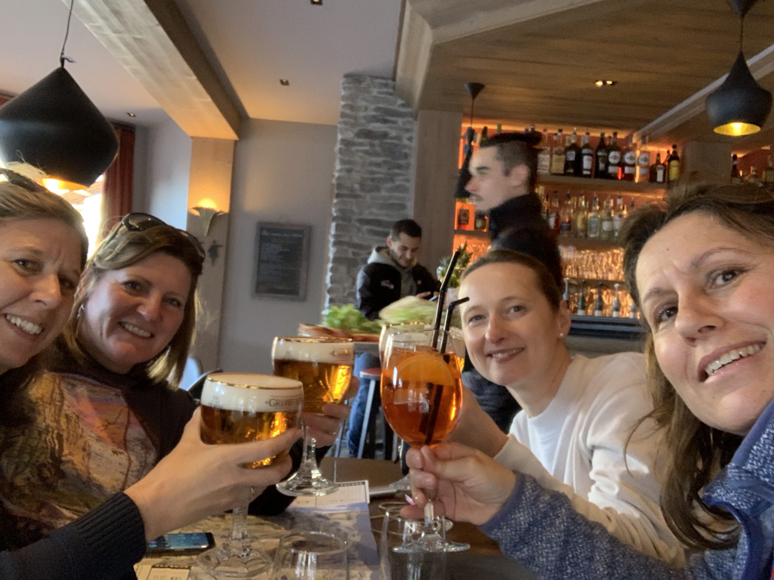 Welcome to Morzine. Having late lunch when we arrived into Morzine, and a cheeky drink! A Mums’ Long Weekend in Morzine.