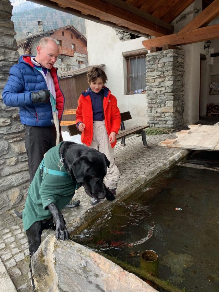 Ozzy discovered the water fountains. Look how handsome he looks with his turtleneck- a la Alain Delon or Sean Connery. Our half term ski-safari holiday based in the Valdigne of Aosta Valley- Courmayeur, Pila and La Thuile.