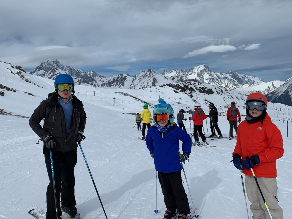 La Thuile- you can see the same Catena di Monte Bianco, but from further than from Courmayeur. Our half term ski-safari holiday based in the Valdigne of Aosta Valley- Courmayeur, Pila and La Thuile.