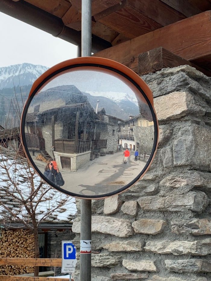 Walking through the village of Pautex, comune di Morgex. Our half term ski-safari holiday based in the Valdigne of Aosta Valley- Courmayeur, Pila and La Thuile.