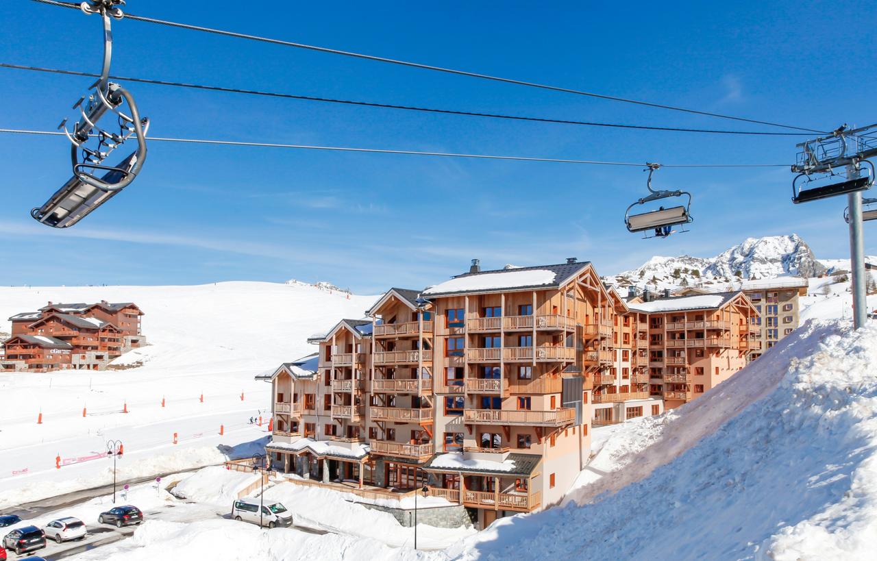 Exterior of the Résidence Prestige Odalys Front de Neige in La Plagne.