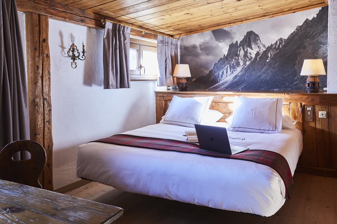Book your room at the Hotel Europa here. Cortina, an example of resilience in the tourism sector.