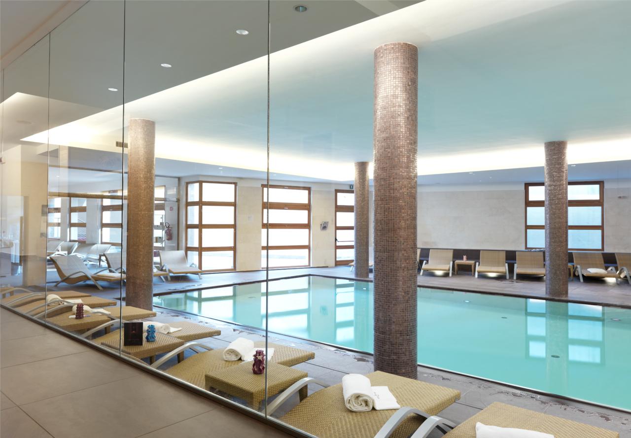 The pool at the Savoia Palace Apartments. Book your stay at the Savoia Palace here. Cortina, an example of resilience in the tourism sector.