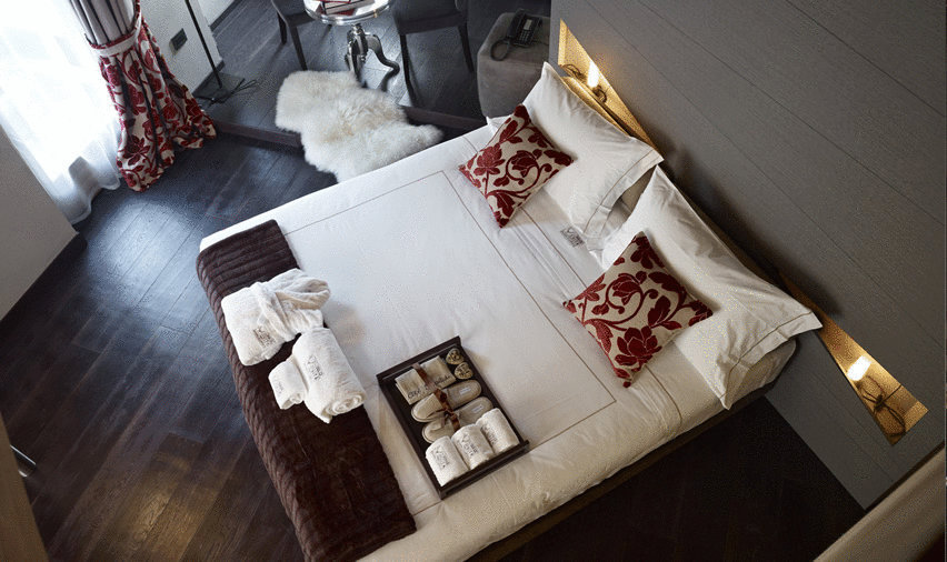 Room at the DV Chalet Boutique and Spa in Madonna di Campiglio. The 2020 International Report on Mountain & Snow Tourism has just been published.