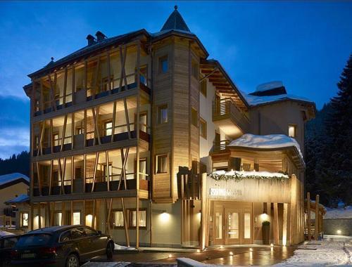Exterior of the DV Chalet Boutique and Spa in Madonna di Campiglio. The 2020 International Report on Mountain & Snow Tourism has just been published.