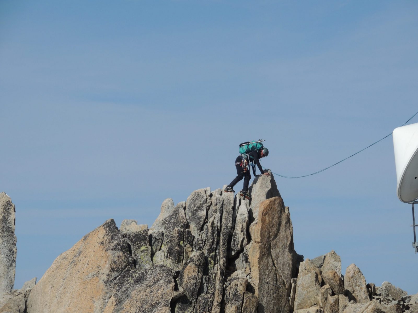 Another climber seen from Aiguille du Midi. Another picture that I put just because I like it! Aiguille du Midi vs Punta Helbronner – which one you should do?
