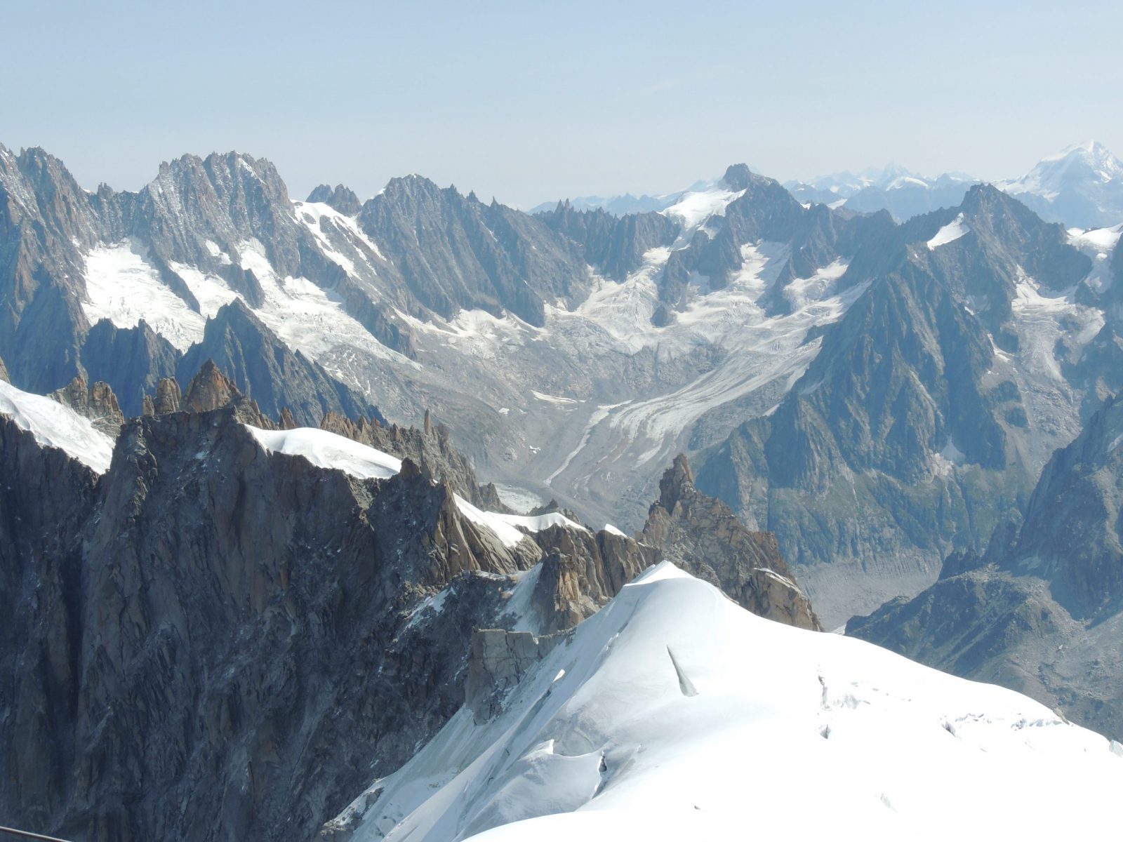 The views from Aiguille du Midi are impressive, even though the structure looks a bit old, the views is what you pay for. And it is really worth it. Aiguille du Midi vs Punta Helbronner – which one you should do?
