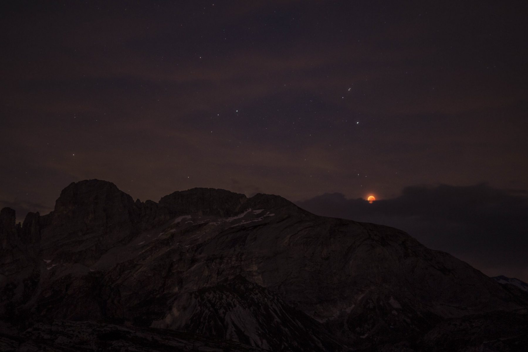 Copyright: Courchevel Tourisme. Lunar eclipse. Courchevel’s plans to reopen in the summer season.