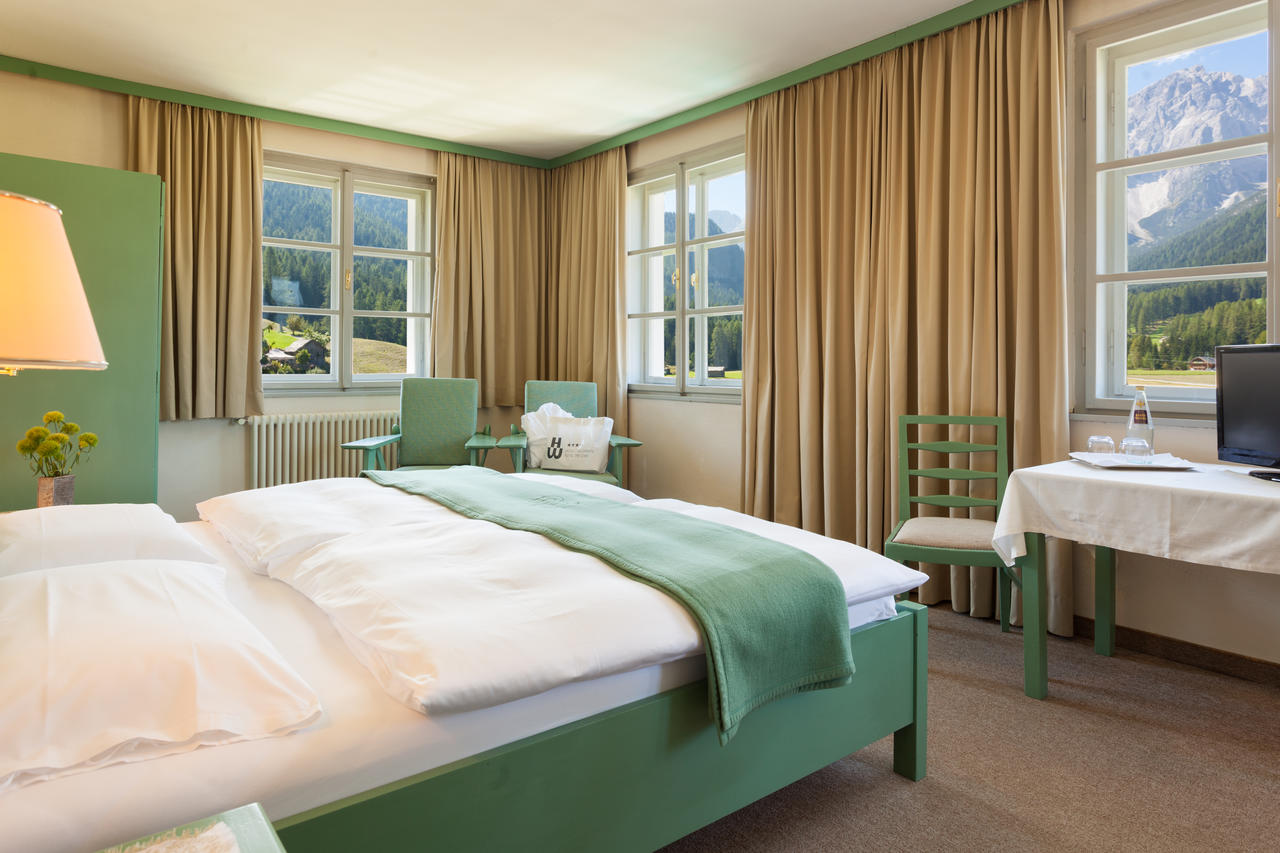 A room at the Hotel Tre Cime in Sesto. Book your stay at the Hotel Tre Cime here. Drei Zinnen will continue with its plan to install the Helmjet Sexten 10-seater cable car.