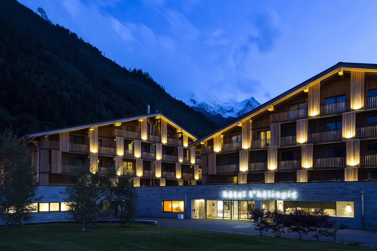 L'Héliopic hotel in Chamonix. Book your stay at L'Héliopic here. Aiguille du Midi vs Punta Helbronner – which one you should do?