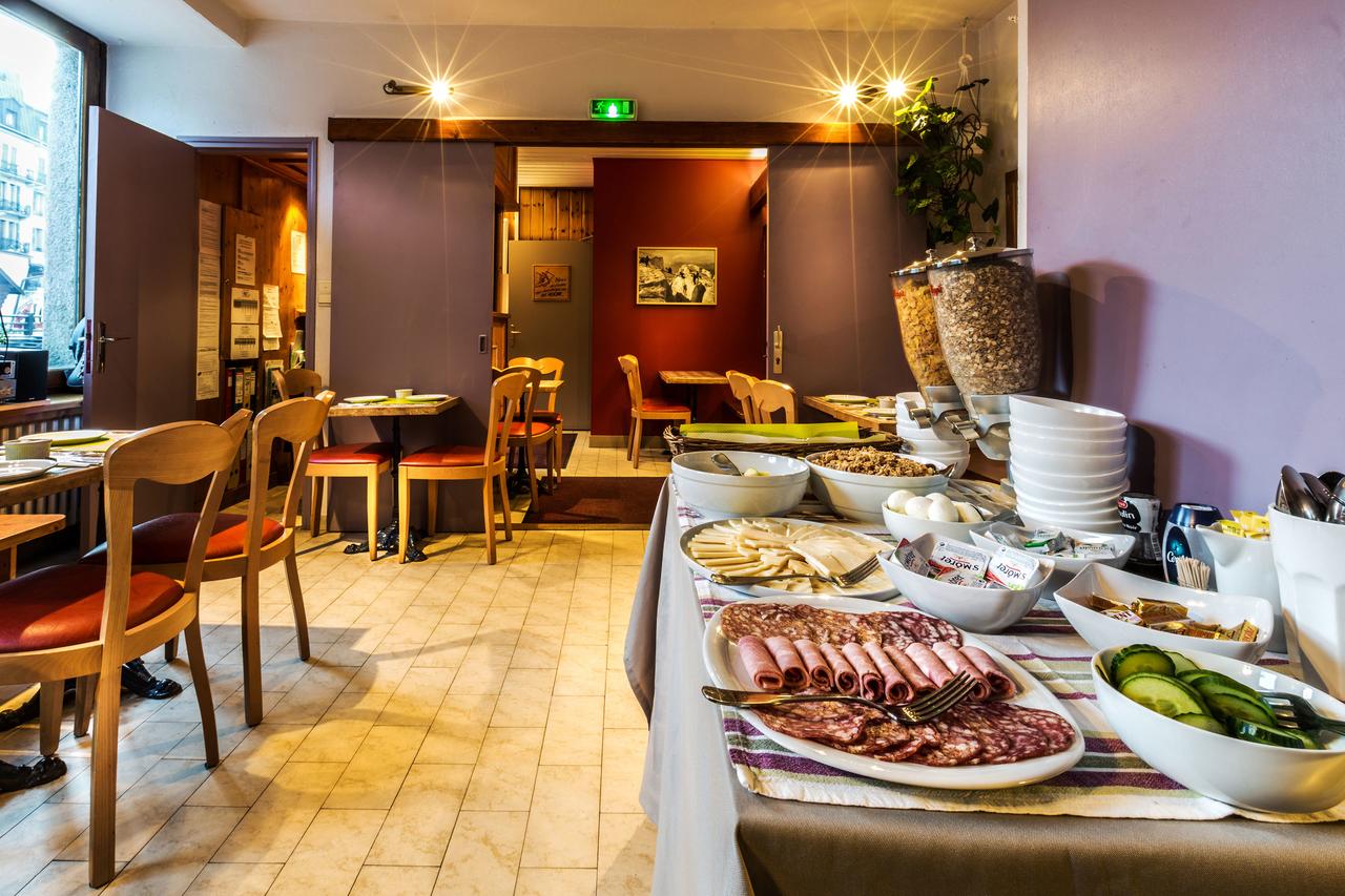 The breakfast room at the Hôtel Le Chamonix. Book your stay at the Hôtel Le Chamonix here. Aiguille du Midi vs Punta Helbronner – which one you should do?