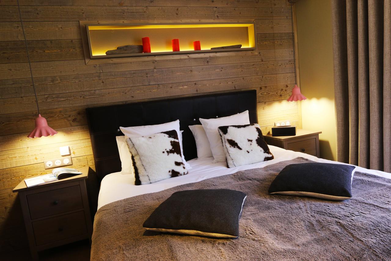 Double bed at the Hotel Edelweiss at Courchevel 1650. Book your stay here for the Hotel Edelweiss. Courchevel’s plans to reopen in the summer season.
