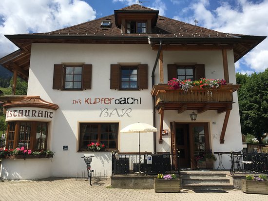 Ins Kupfer Dachl Bar and Restaurant. Drei Zinnen will continue with its plan to install the Helmjet Sexten 10-seater cable car.