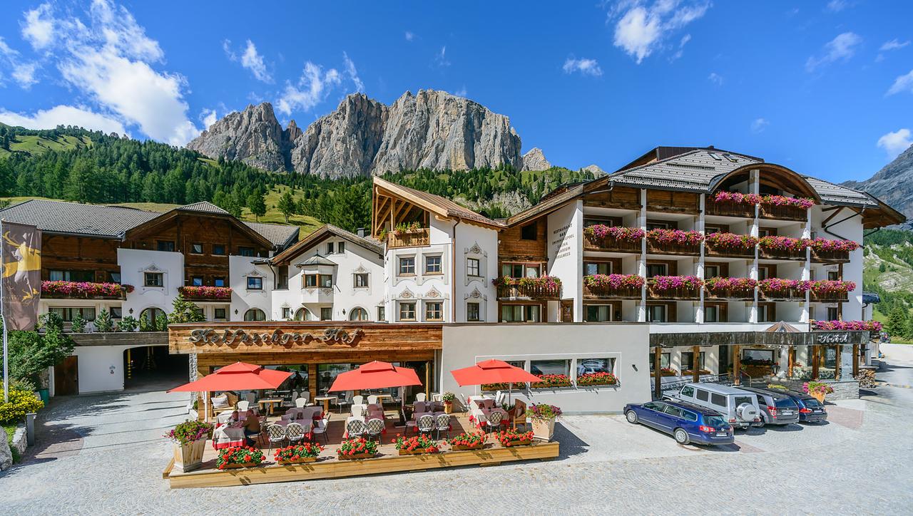 Exterior of the Hotel Kolfuschgerhof in Colfosco. Book your stay at the Kolfuschgerhof here. Planning your summer in the mountains of Alta Badia. 