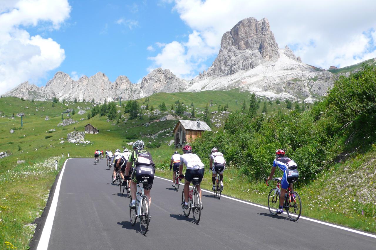 Road biking in Alta Badia. Photo from Melodia del Bosque Biker Hotel. Planning your summer in the mountains of Alta Badia.
