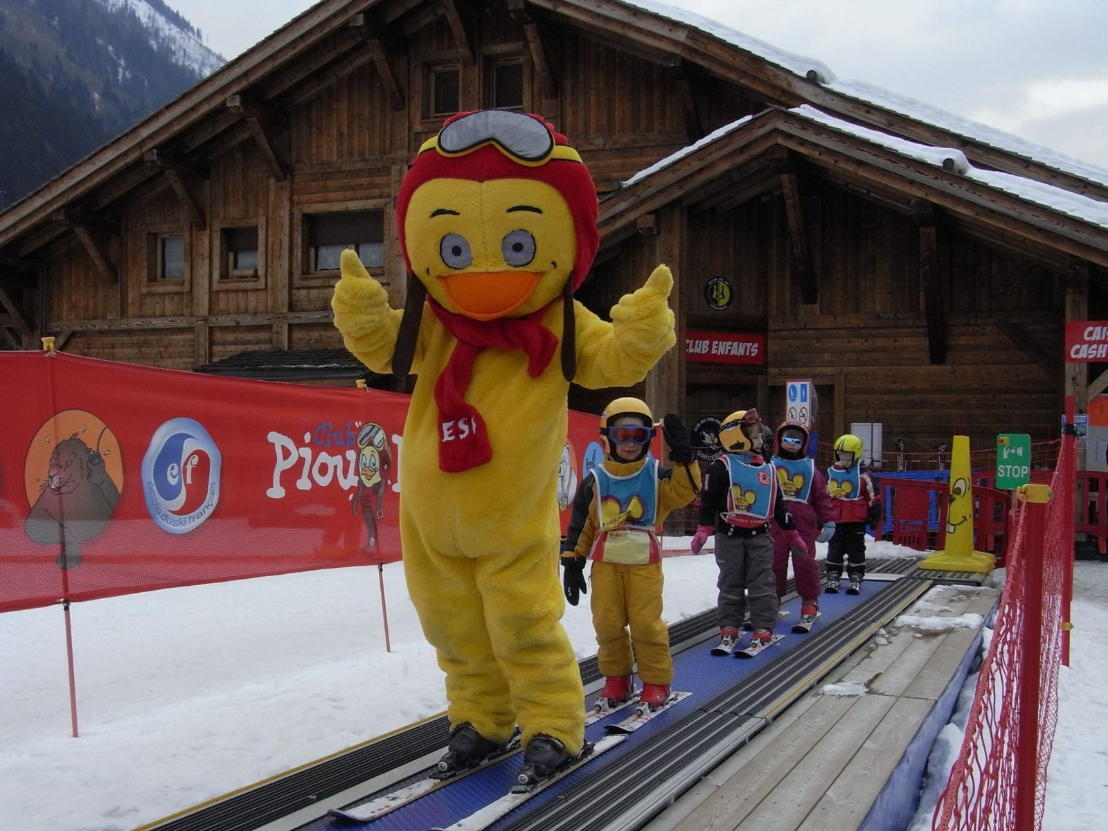 Les Planards. ESF Chamonix. The beginners' and kids' magic carpet. Photo: ESF Chamonix. Must-Read Guide to Chamonix.