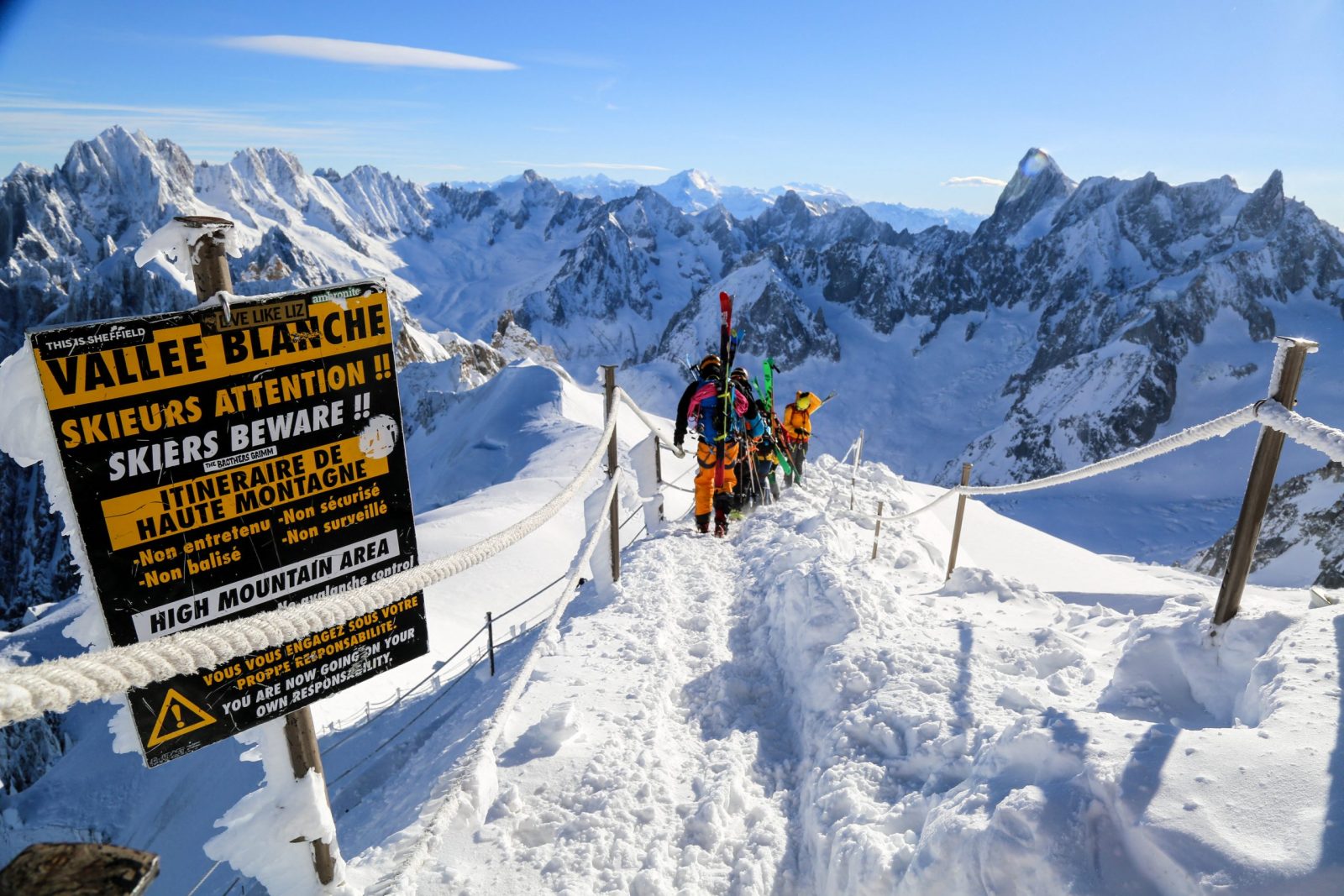 Entrance to the Vallée Blanche from Aiguille du Midi. Photo: Salome Abrial. OT Vallée de Chamonix. Must-Read guide to Chamonix.