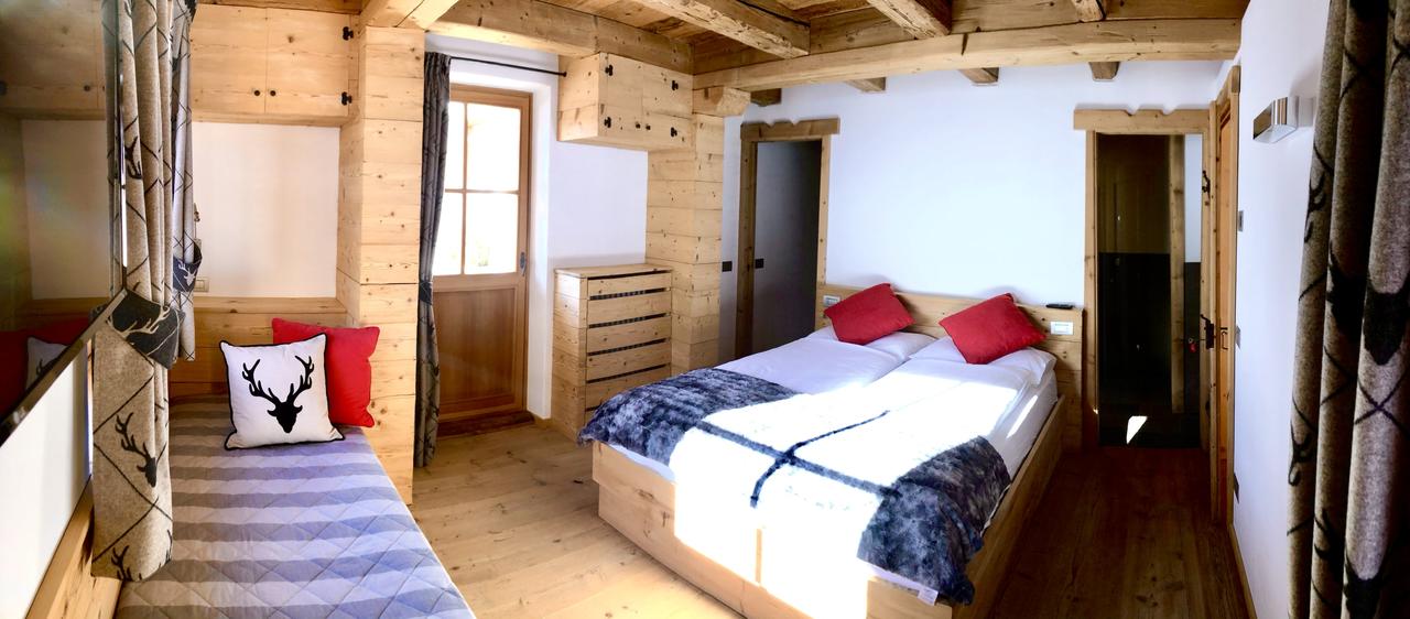 Room at Ciasa Coletin. Book your stay at Ciasa Coletin here. Cortina Dolomiti Ultra Trekking.
