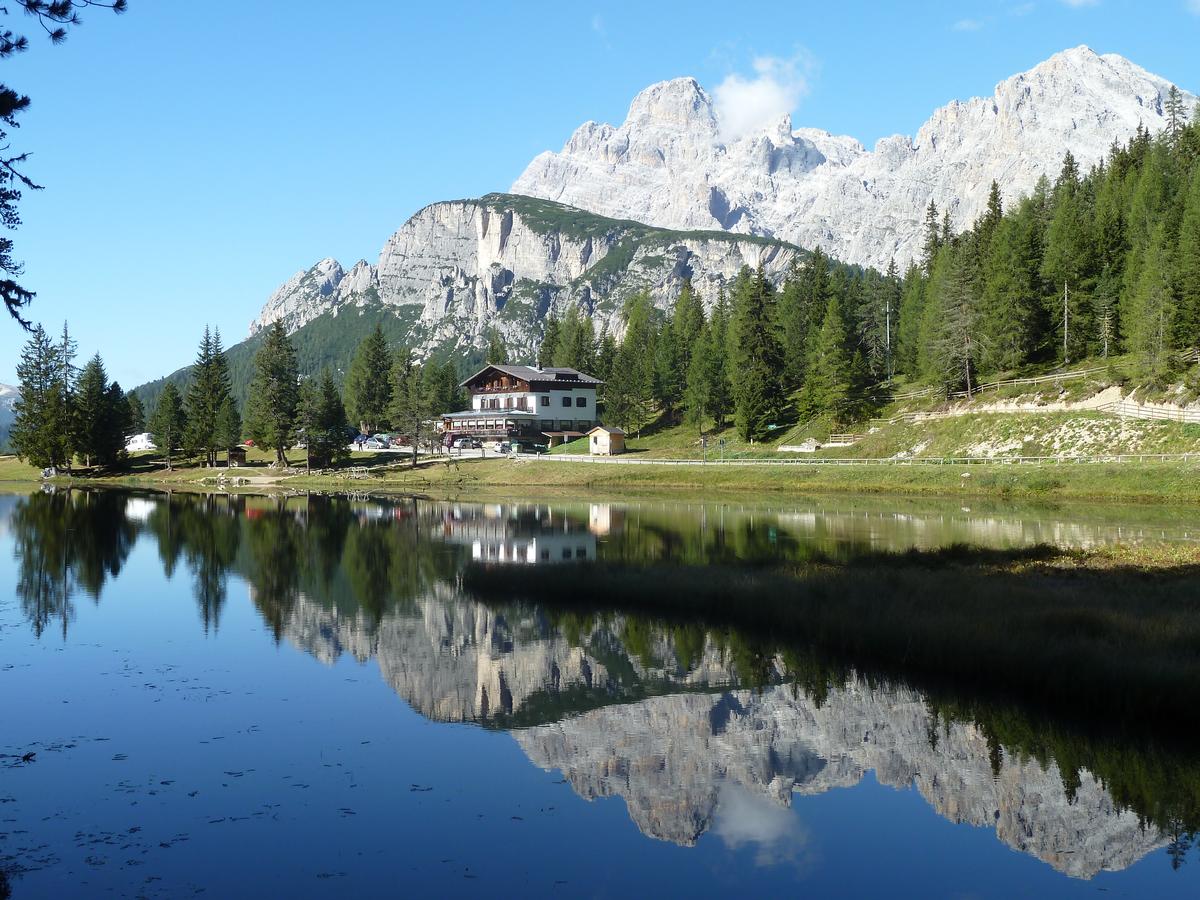 Albergo Chalet Lago Antorno. Book your stay at the Albergo Chalet Lago Antorno. Cortina Dolomiti Ultra Trekking.