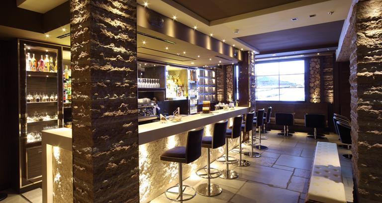 Bar at the Rosapetra Spa Resort. Cortina Dolomiti Ultra Trekking.