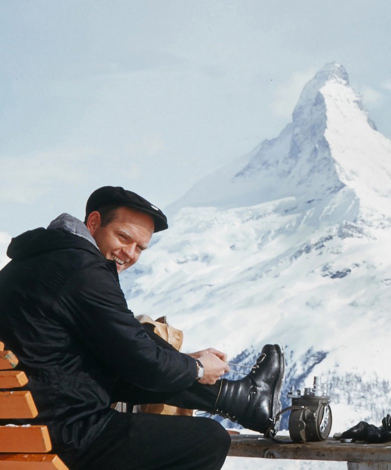 Warren Miller travelled the world for shooting his movies. Here with the Matterhorn in Zermatt. Ski Bum- The Warren Miller Story- A Review.