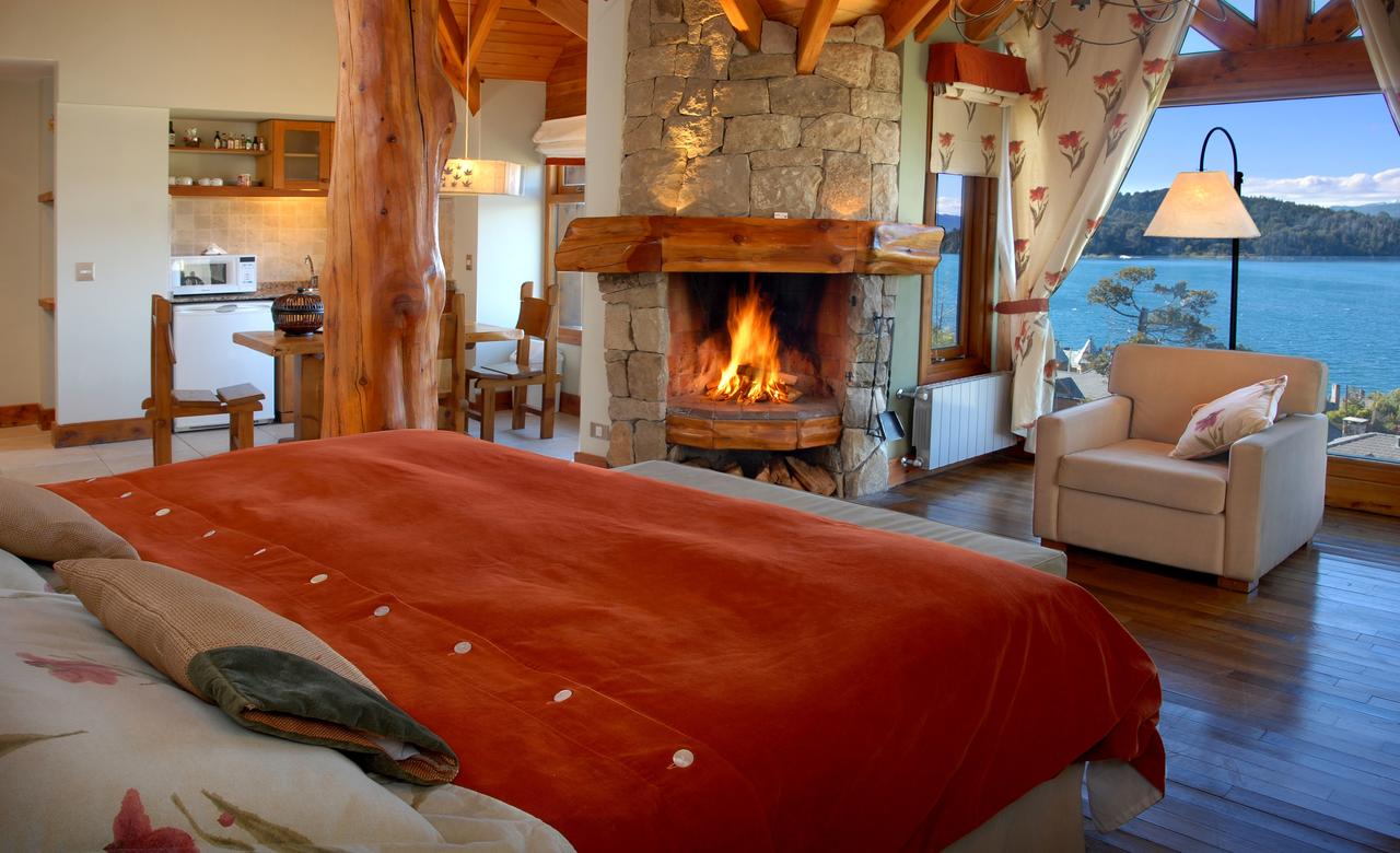 Hotel Nido del condor. Suite with Kitchinette. Cerro Catedral has opened: skiing for locals with masks and record snow levels. Book your stay at the Nido del Condor here.