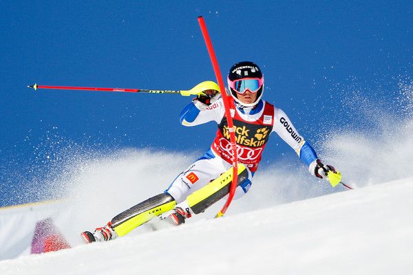 Slalom racer Frida Hansdotter at the Audi FIS Alpine Ski World. To extend or not to extend… that is the question.