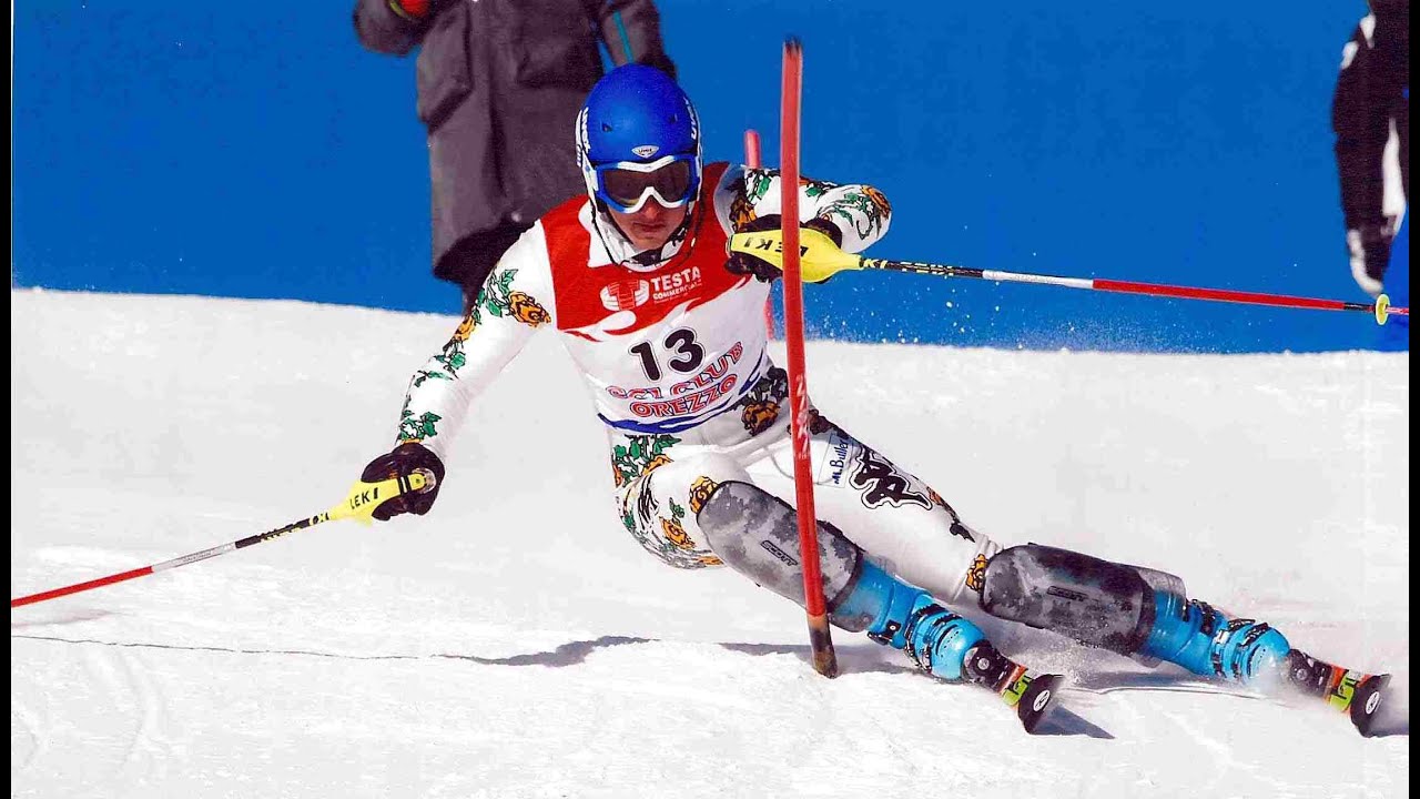 Check this slalom racer turning. To extend or not to extend… that is the question. 