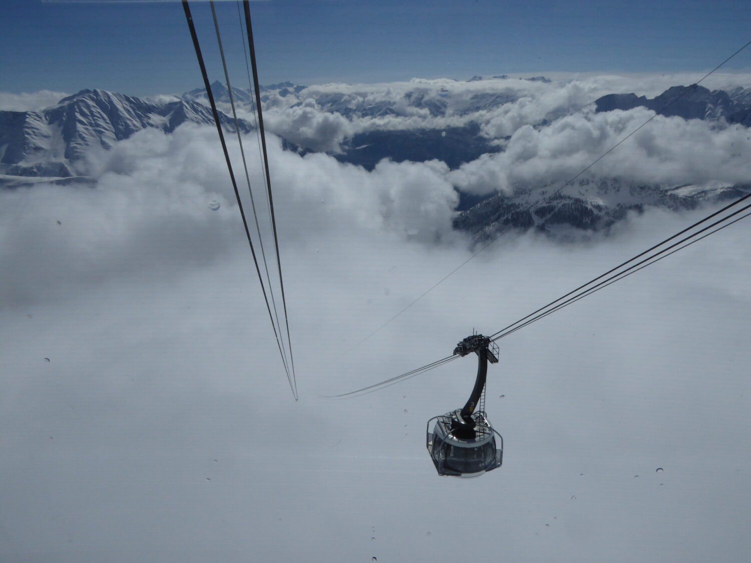 Skyway Monte Bianco in all its splendour. Photo: Skyway Monte Bianco. Courmayeur Mont Blanc. Skyway Monte Bianco. Courmayeur Mont Blanc announces new sustainability strategy to 'save the glacier'.