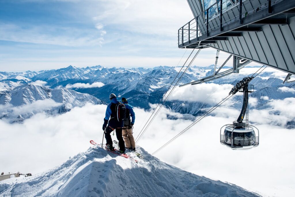 Skyway Monte Bianco is a start for the off-piste itineraries towards Courmayeur and Chamonix. Skyway Monte Bianco. Courmayeur Mont Blanc announces new sustainability strategy to 'save the glacier'.