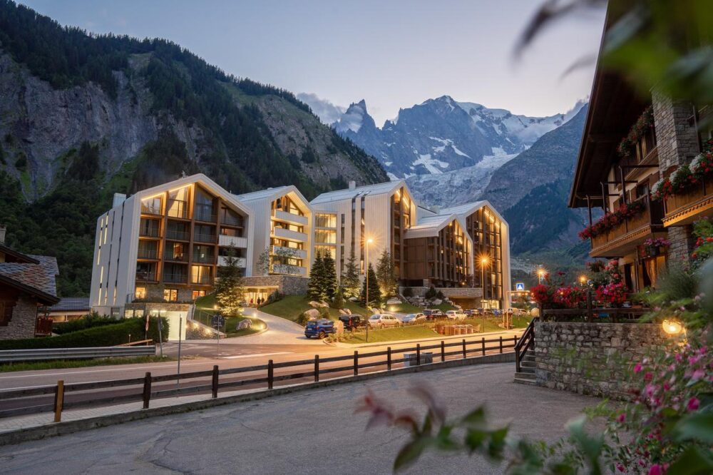 The exterior of the TH Courmayeur hotel. Book your stay at the TH Courmayeur here. Skyway Monte Bianco. Courmayeur Mont Blanc announces new sustainability strategy to 'save the glacier'.