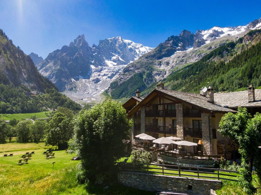 The exterior of the Auberge de la Maison. Book your stay at the Auberge de la Maison here. Skyway Monte Bianco. Courmayeur Mont Blanc announces new sustainability strategy to 'save the glacier'.