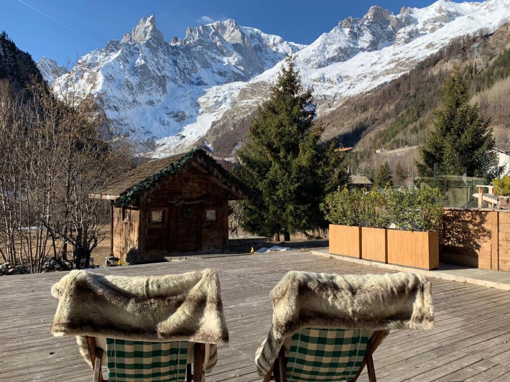 or here.... book your stay at the Auberge de la Maison here. Skyway Monte Bianco. Courmayeur Mont Blanc announces new sustainability strategy to 'save the glacier'.