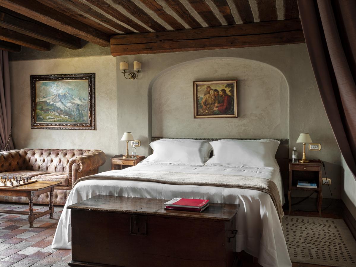 A double room at the Relais Mont Blanc Hotel and Spa. Book your stay at the Relais Mont Blanc Hotel and Spa here. Family trek to Lago d' Arpy, Morgex, AO.