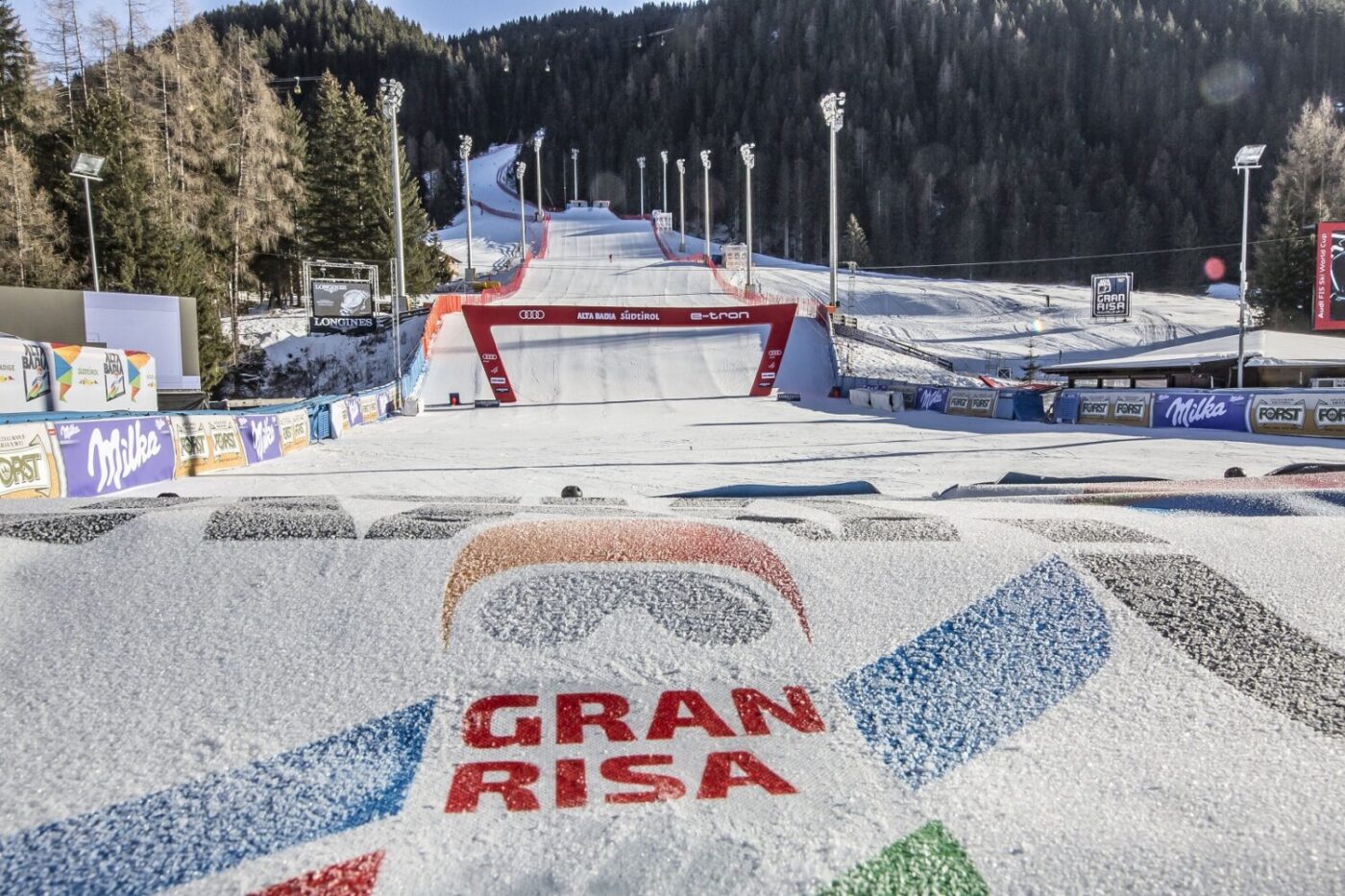 The Gran Risa piste gets ready for the Alta Badia Ski World Cup. Photo: Alta Badia- Freddy Planinsche- Alta Badia will host a Giant Slalom and a Slalom. This will be the 35th edition of the Ski World Cup in Alta Badia.