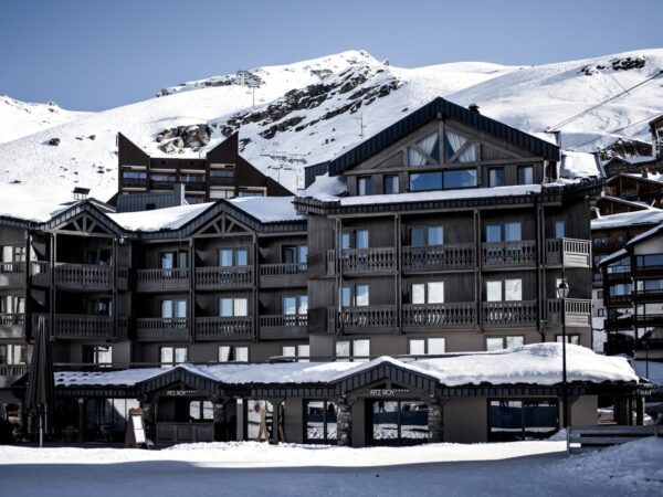 Exterior of the Hôtel Fitz Roy in Val Thorens. Book your stay at the Hôtel Fitz Roy here. How Val Thorens is ready for the 2020-21 ski season.