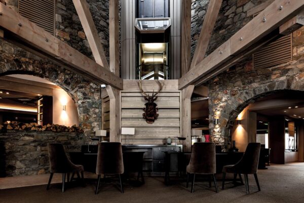 The lobby area at the Fitz Roy. Book your stay at the Hôtel Fitz Roy here. How Val Thorens is ready for the 2020-21 ski season.