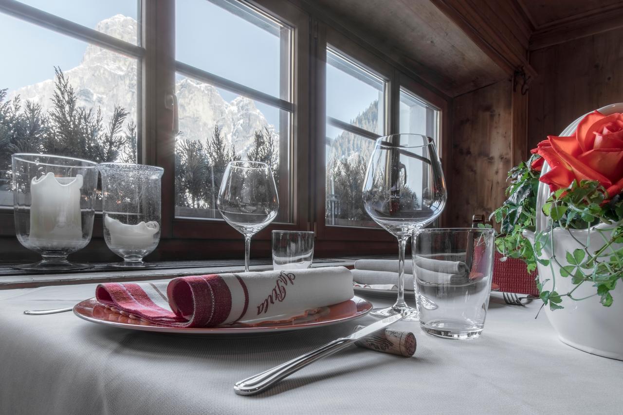 Dining at hotel La Perla in Corvara. Book your stay at the Hotel La Perla here. Alta Badia will host a Giant Slalom and a Slalom. This will be the 35th edition of the Ski World Cup in Alta Badia. 