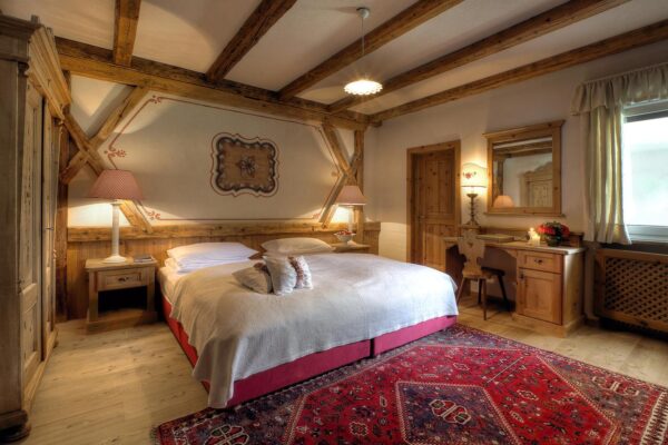 A room at the Hotel La Perla in Corvara. There are lots of different types of room to choose from. Book your stay at La Perla here. Alta Badia will host a Giant Slalom and a Slalom. This will be the 35th edition of the Ski World Cup in Alta Badia. 