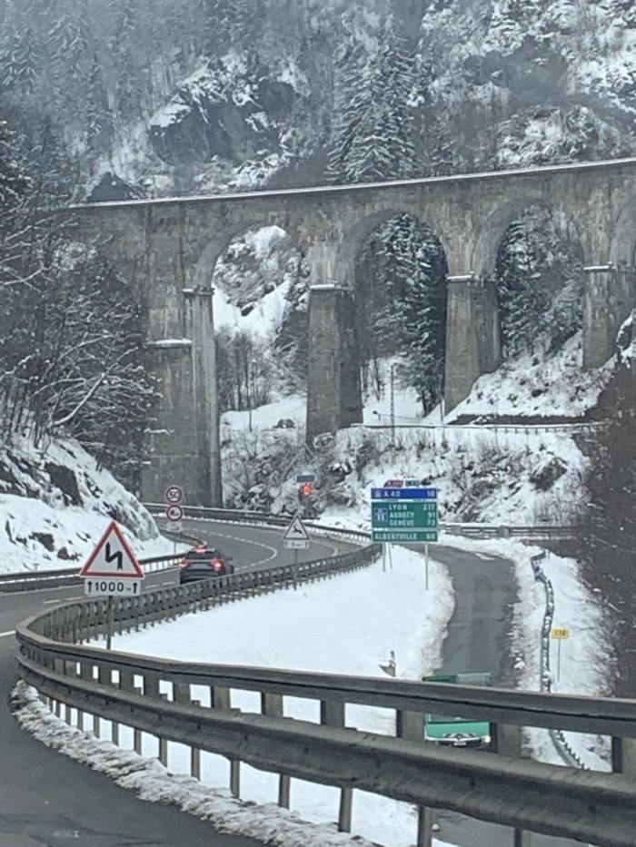 Returning from Morgex. Here by Les Houches, part of the Chamonix ski area. I love this viaduct, keep on taking pictures each time we pass. Our Winter Gate-away to the Mountains - no skiing included.